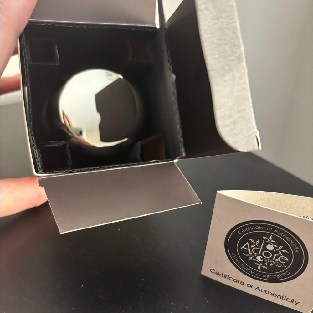 Adore Cosmetics Essence Facial Peeling Gel - Gold and Cream - Picture 2 of 7